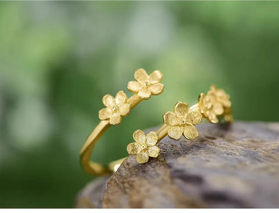 Charm Jewelry: LFJD0153 Delicate Flowers Adjustable Finger Rings