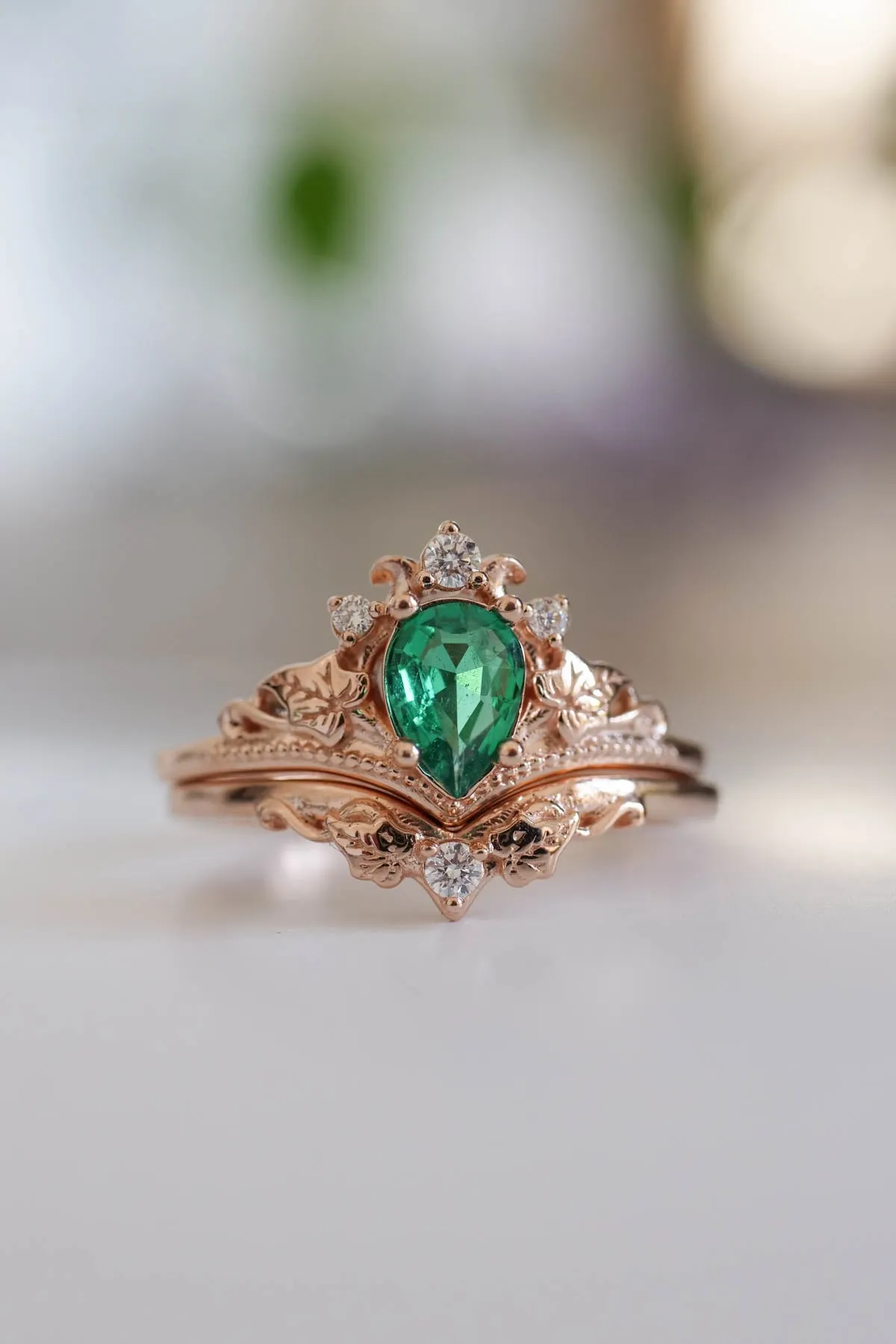 Engagement emerald ring set / Ariadne