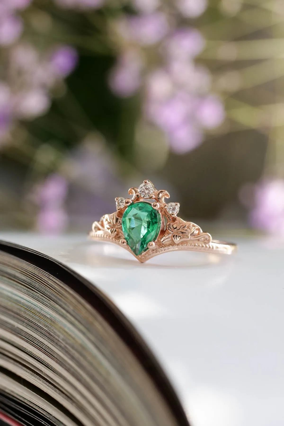 Engagement emerald ring set / Ariadne