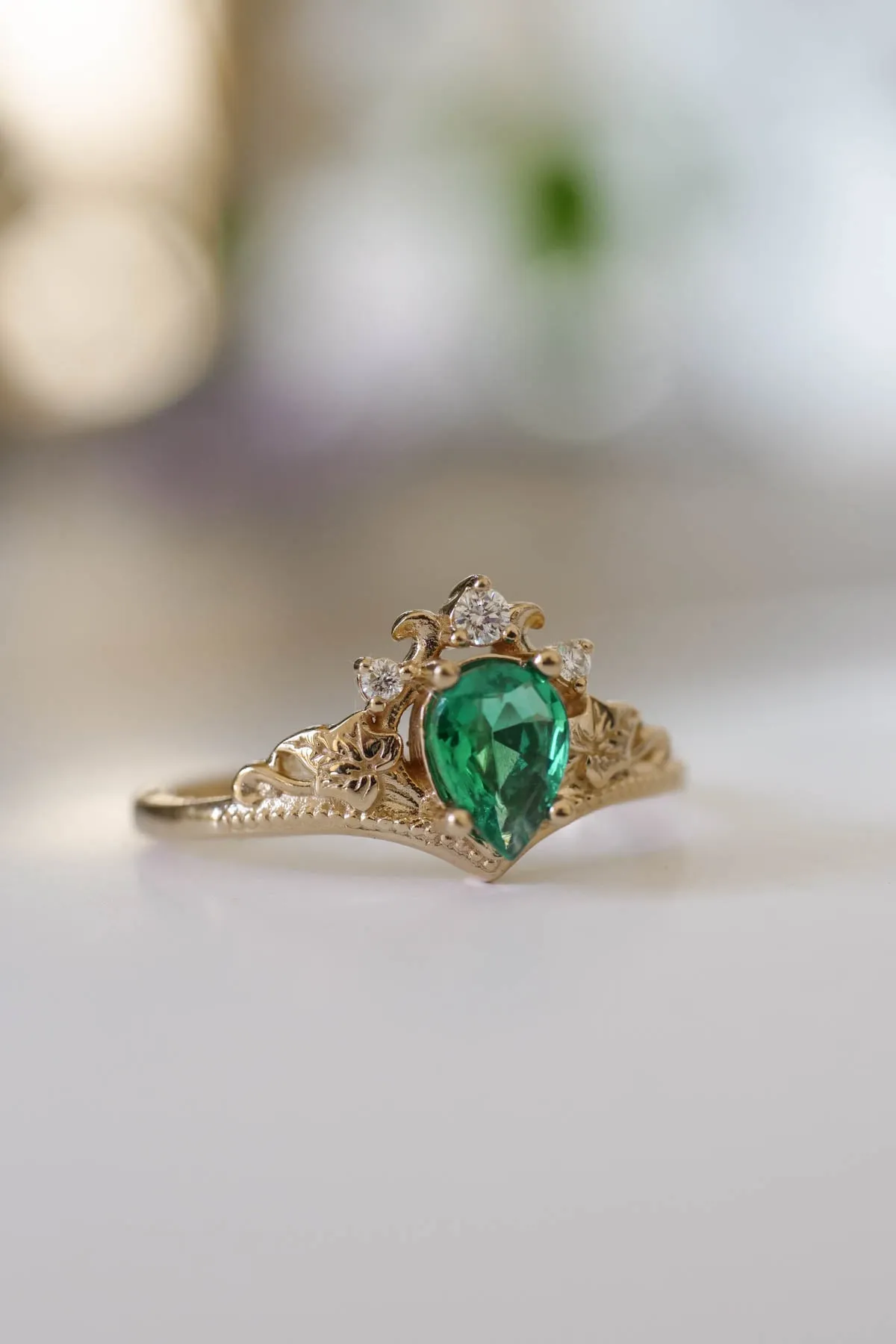 Engagement emerald ring set / Ariadne