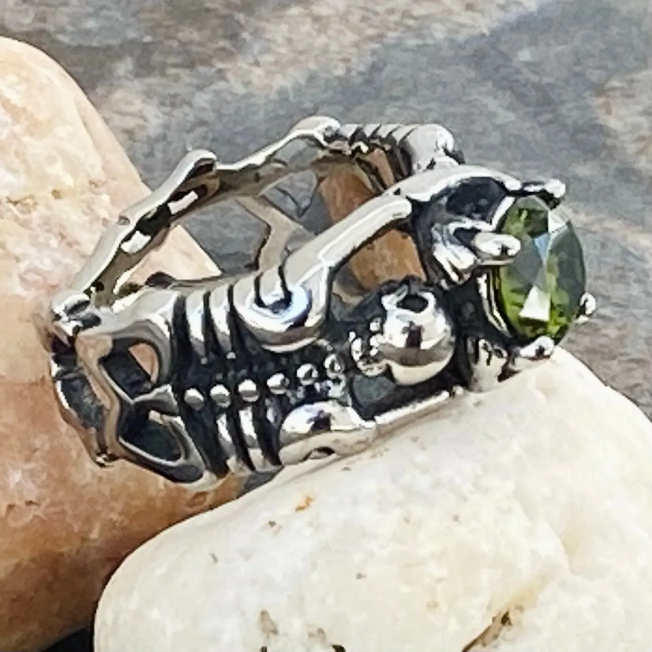 Ladies Ring - 08 August Birthday - Peridot - R114