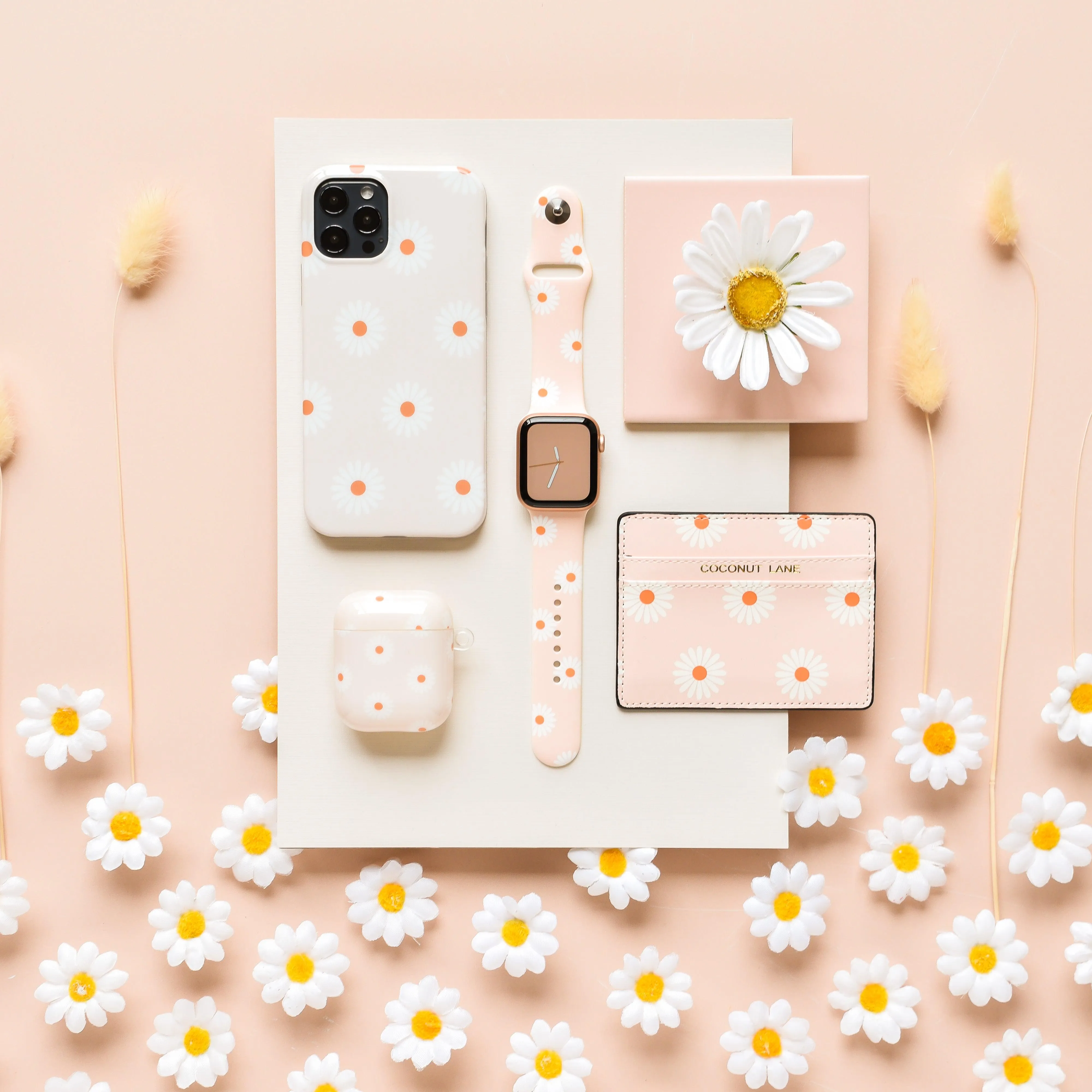 Neutral Daisies Apple Watch Strap