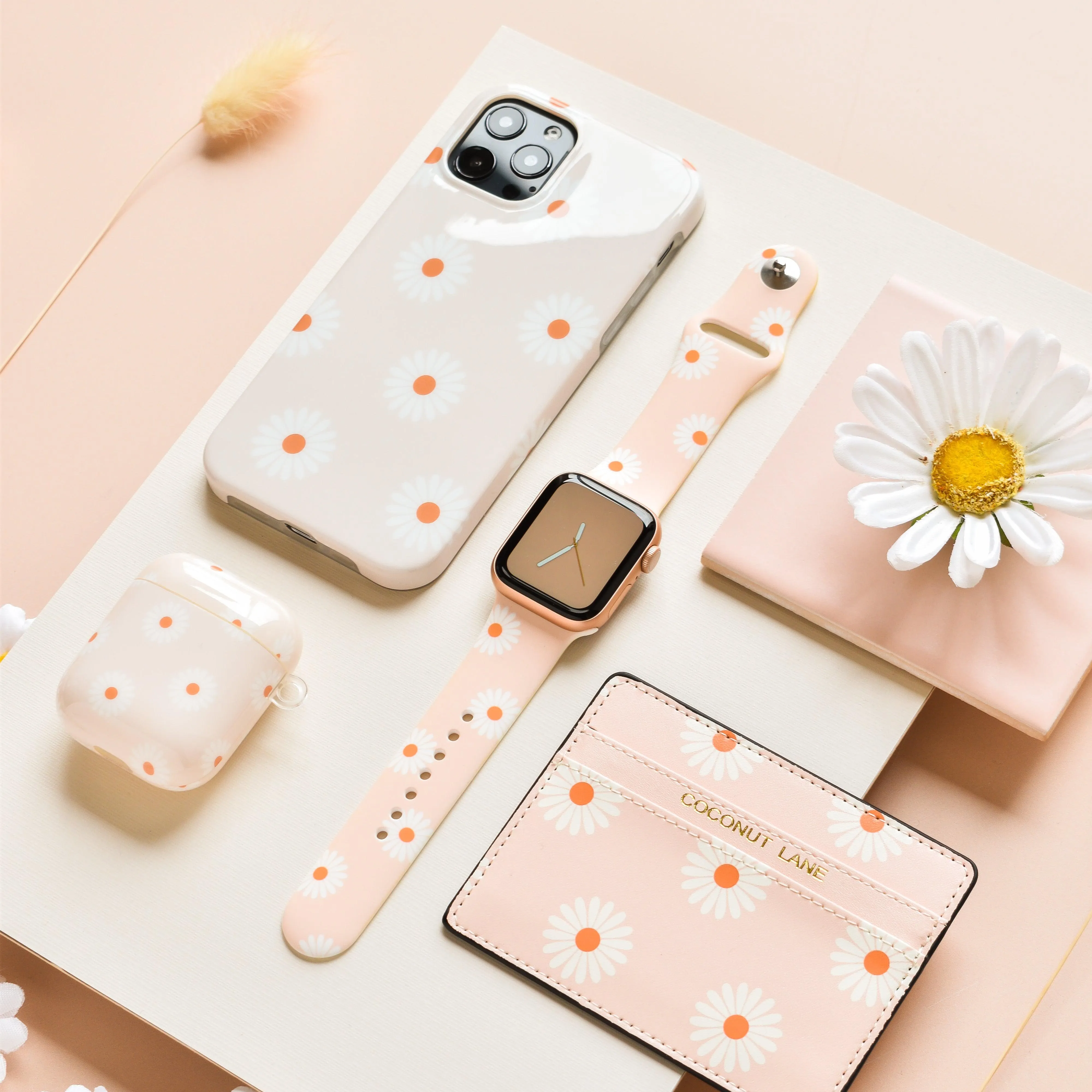 Neutral Daisies Apple Watch Strap