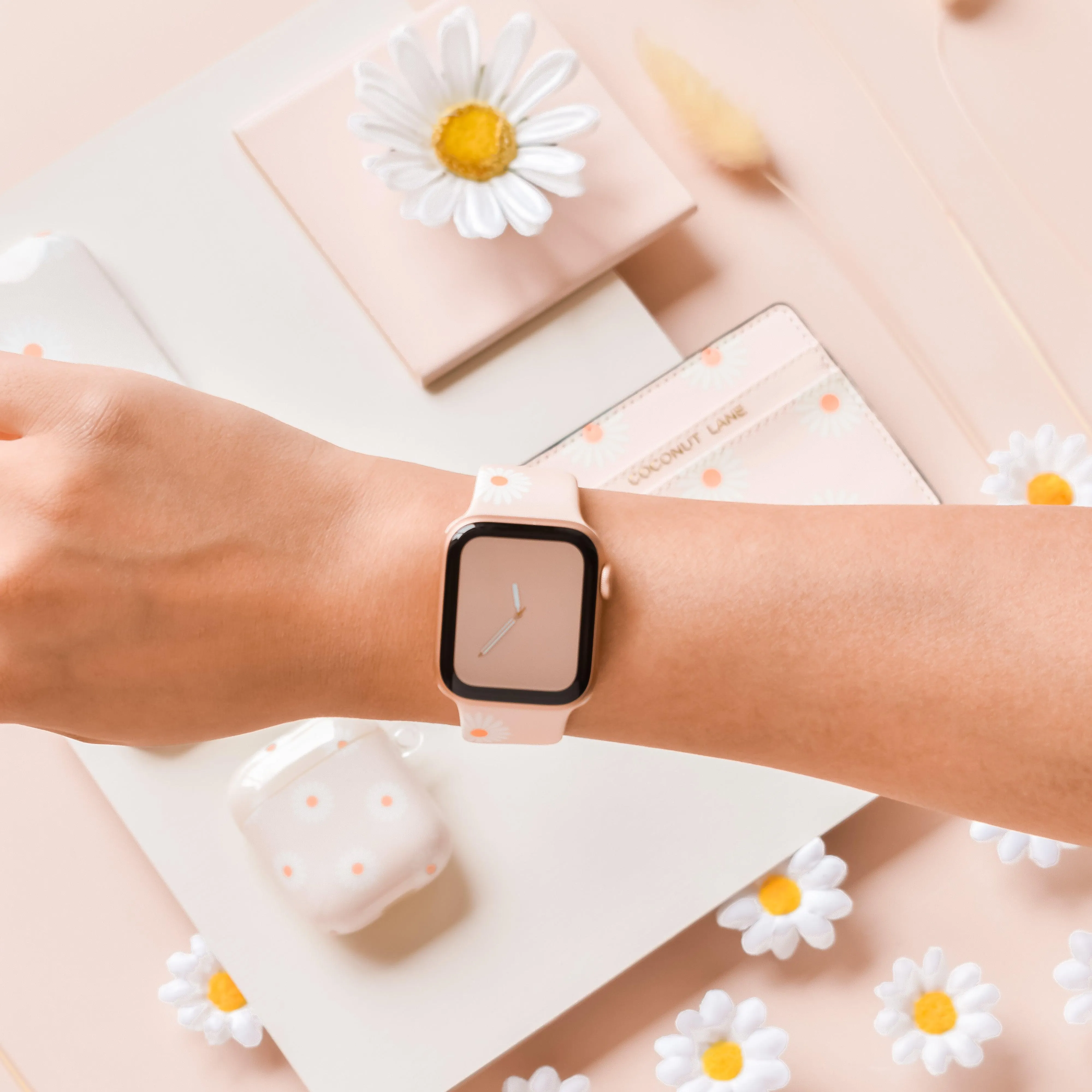 Neutral Daisies Apple Watch Strap