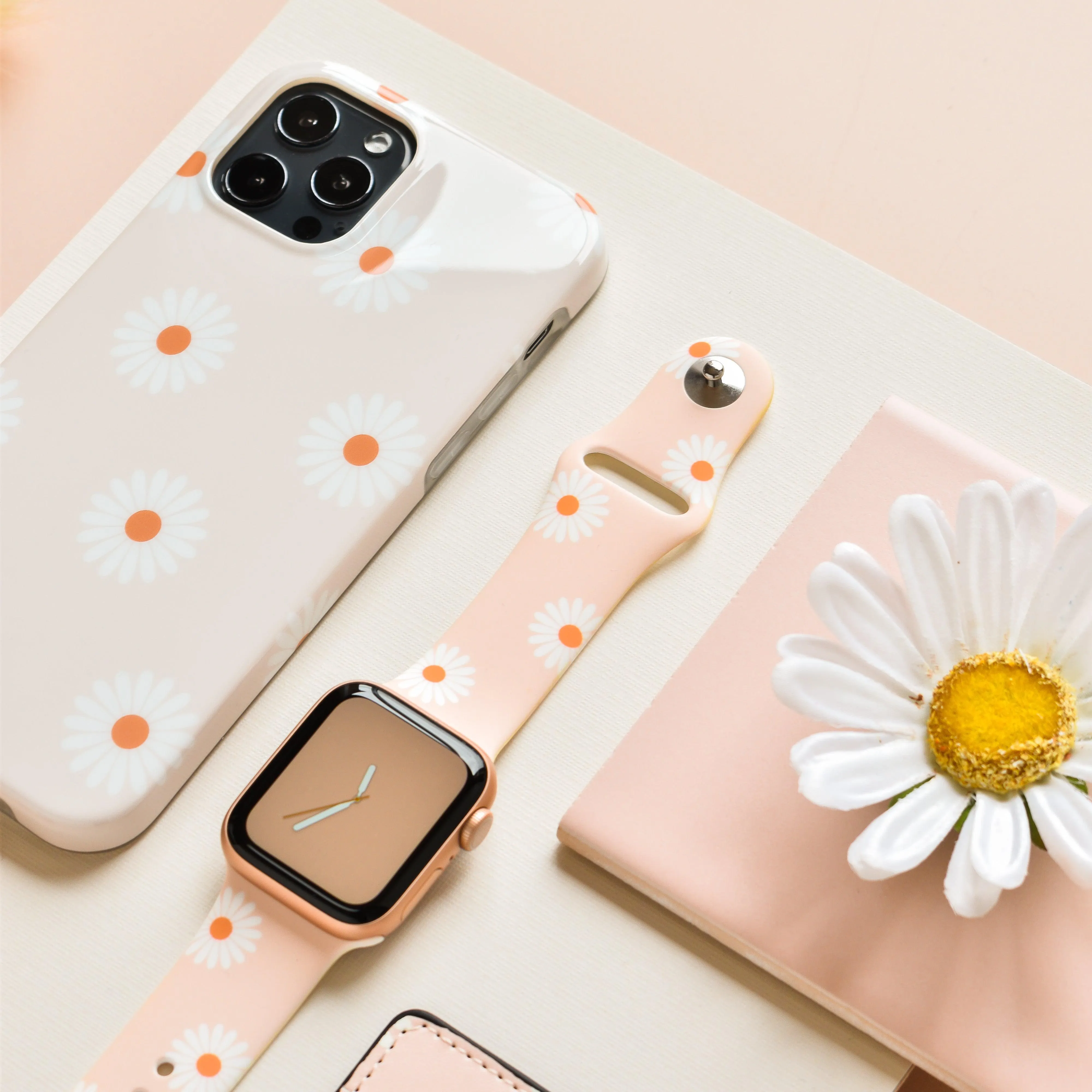 Neutral Daisies Apple Watch Strap