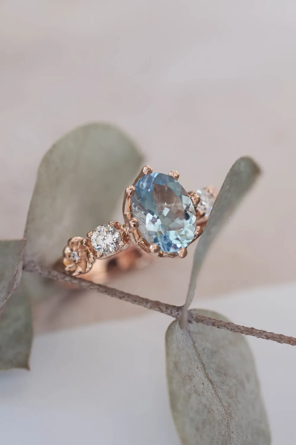 Oval aquamarine engagement ring / Fiorella