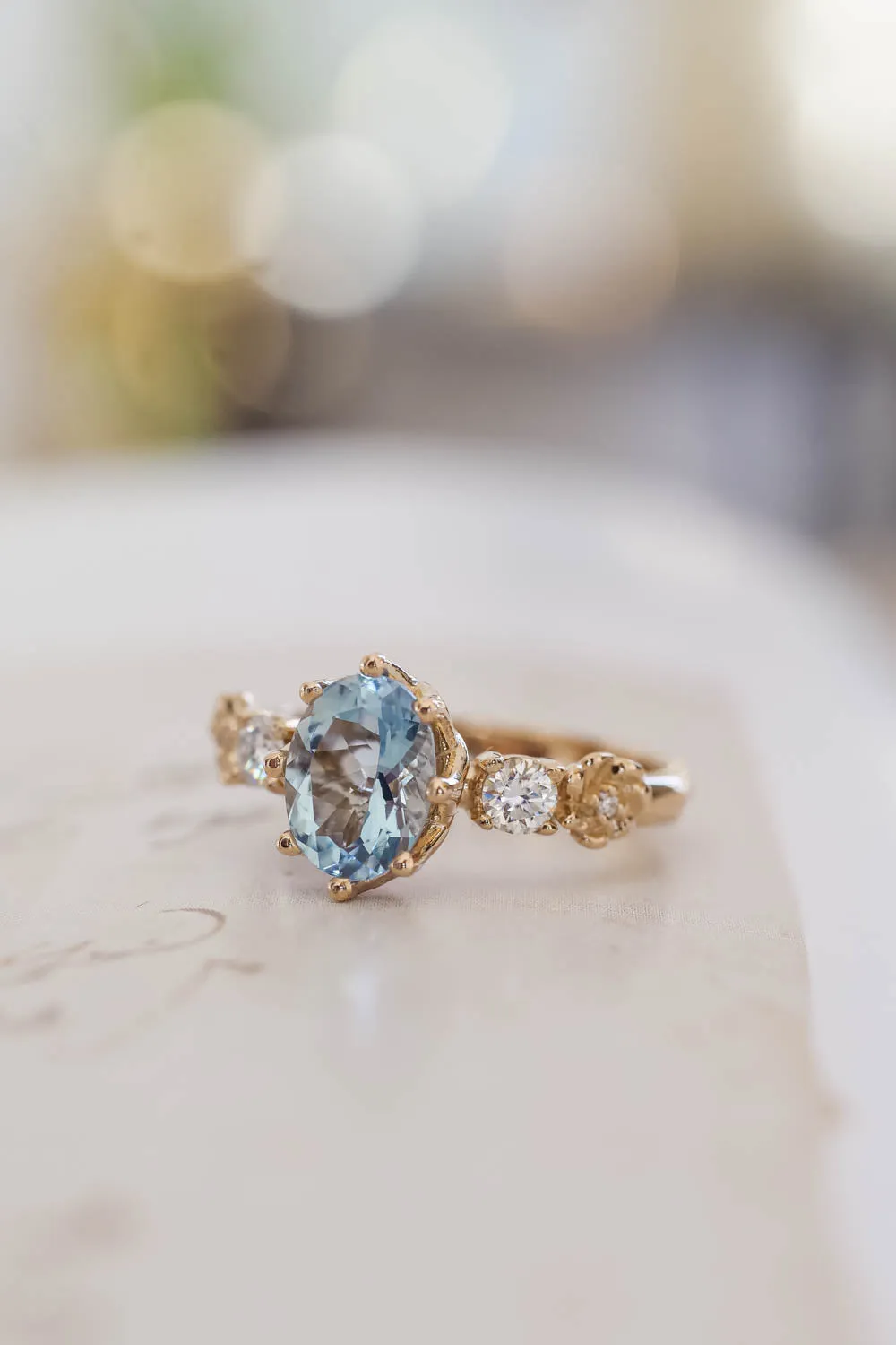 Oval aquamarine engagement ring / Fiorella