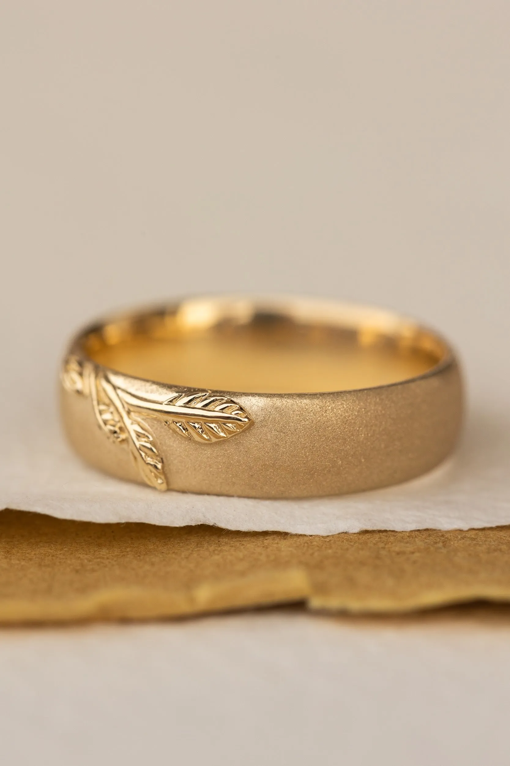 Satin wedding band with branch, sandblast finish, 6 mm wide