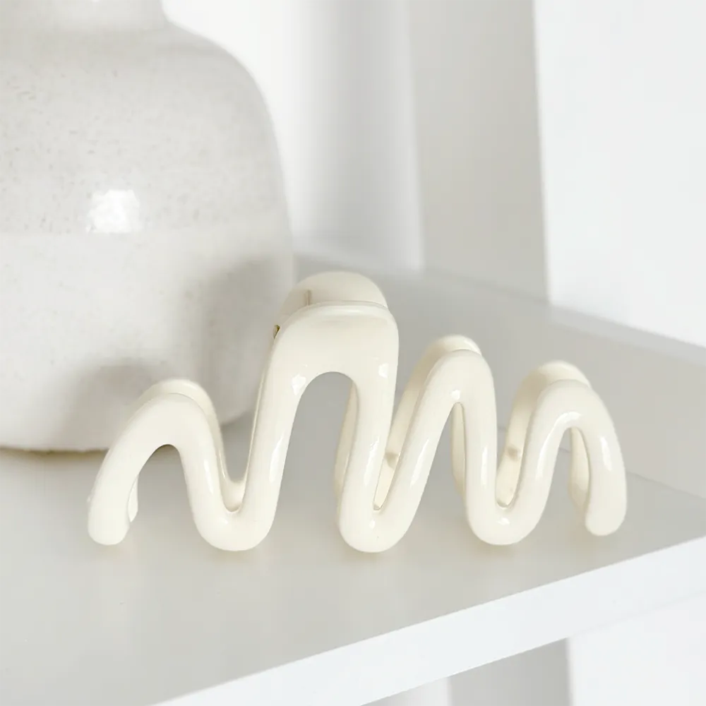 Squiggle Claw Clip - Cream