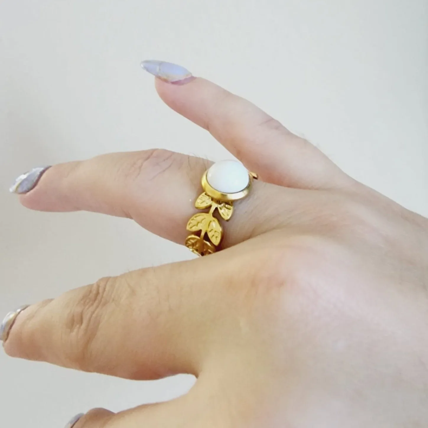 Stone Leaves Ring